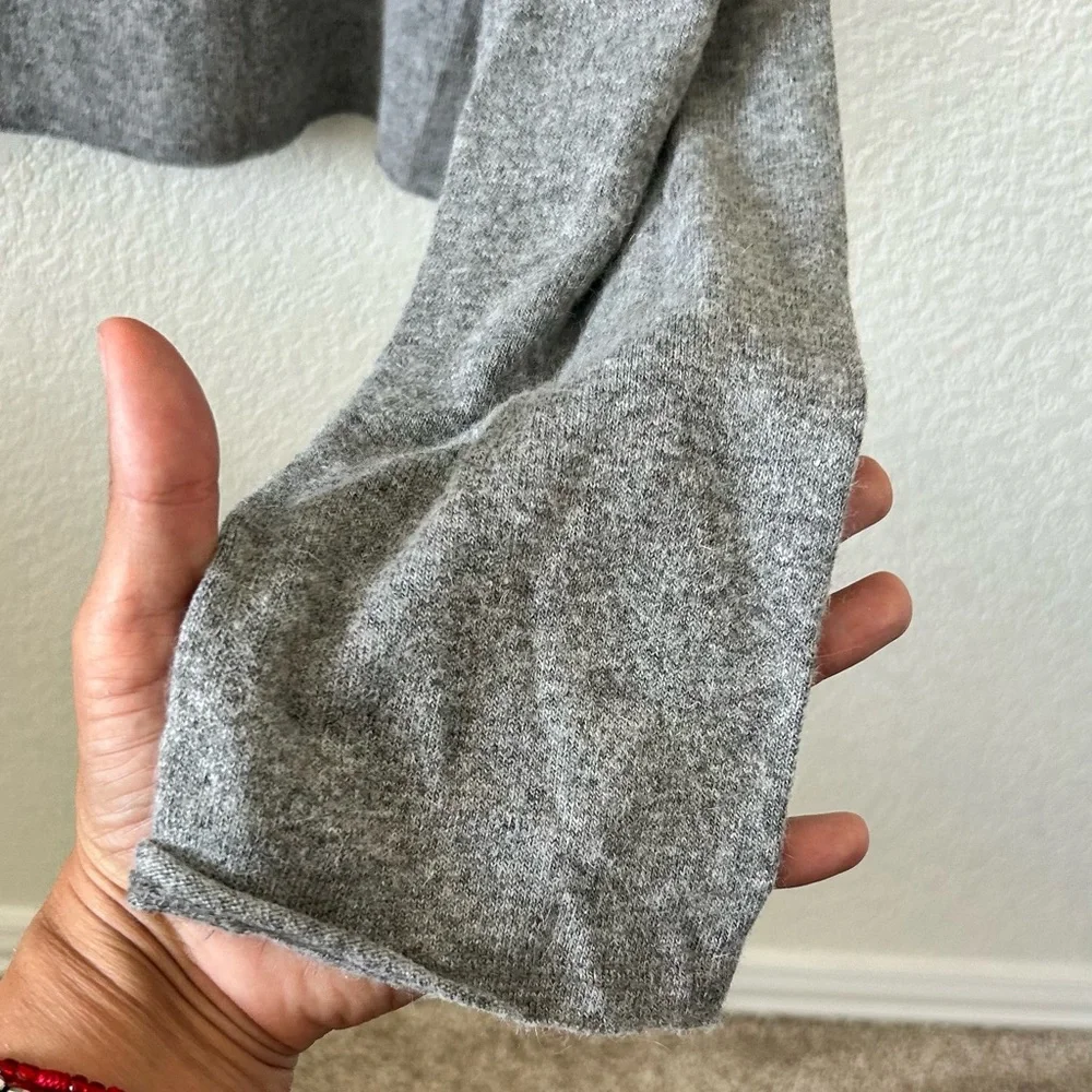 Brandy Melville Gray Wool Mix Solid Turtleneck Sweater One Size‎